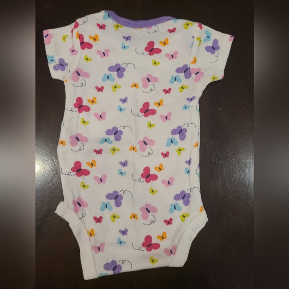 🌟5/$25 Butterfly Onesie Size 6-9 Months - Picture 4 of 4
